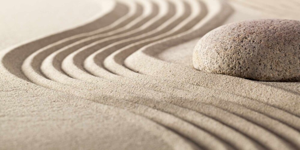 Linien prägen die Form eines Mandalas.